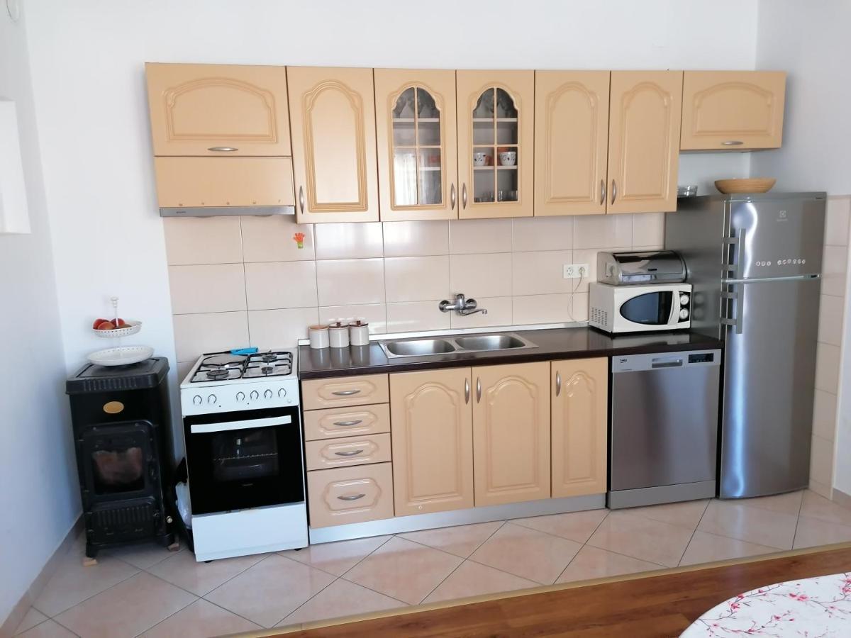 Apartments Nana Biograd Na Moru Exterior photo