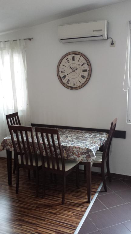 Apartments Nana Biograd Na Moru Exterior photo